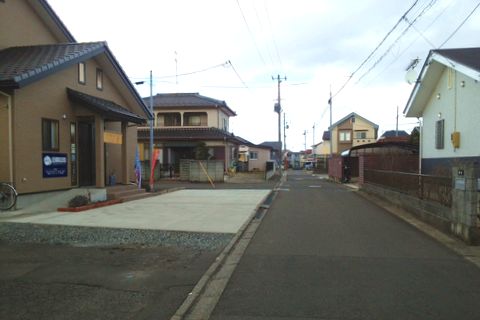 50m�قǐi�߂Γ��X�������Ă��܂��B